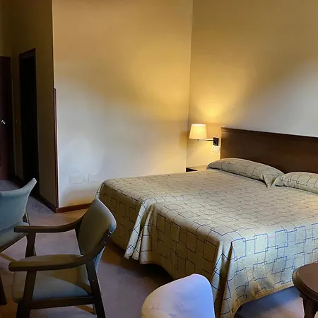 Venancios Hotel Bones