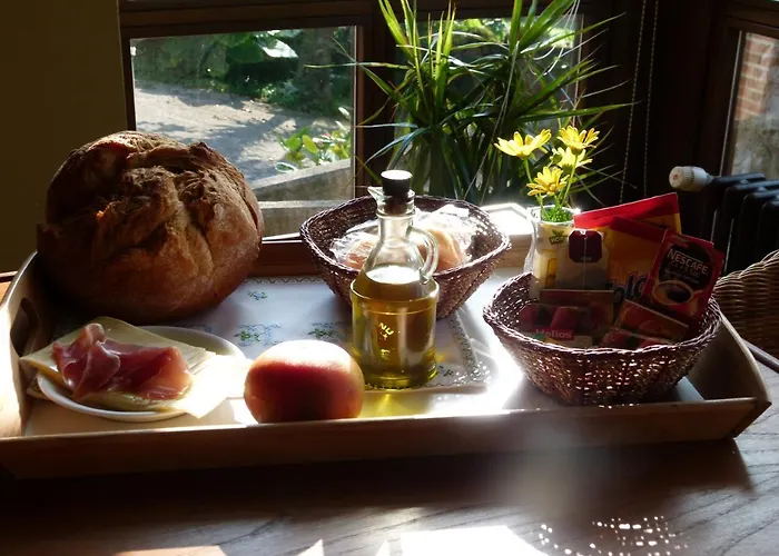 Venancios Hotel Bones